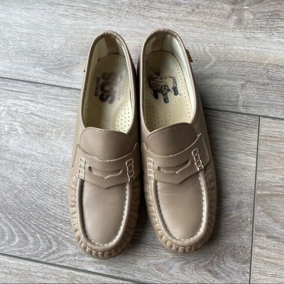 SAS Hand  Sewn Comfort Beige Loafer - Picture 2 of 10